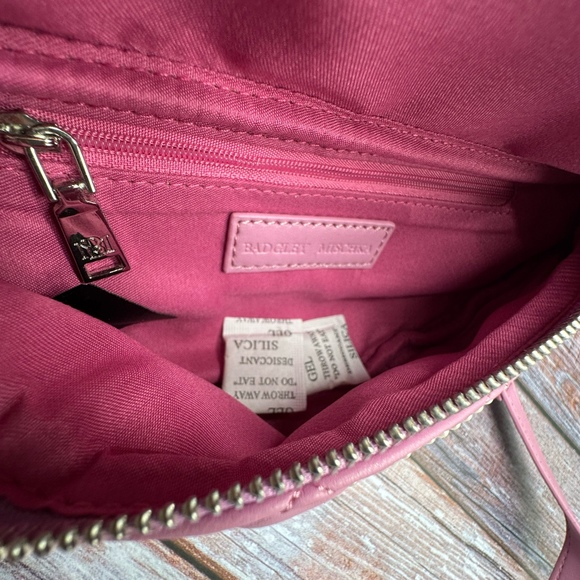 BADGLEY MISCHKA | Pink Quilted Peal and Chain Belt Bag NWT - Picture 5 of 6